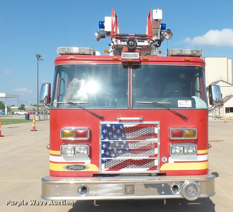 image for item L2271 2004 Pierce Quint ladder fire truck