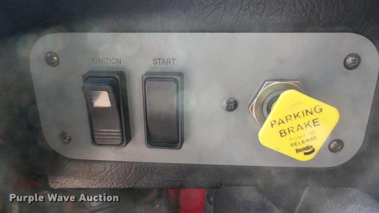 image for item L2271 2004 Pierce Quint ladder fire truck