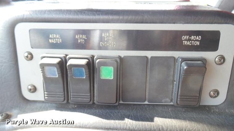 image for item L2271 2004 Pierce Quint ladder fire truck