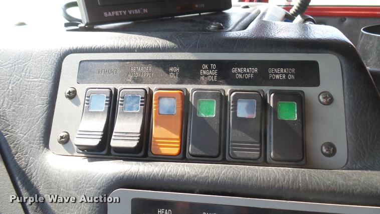 image for item L2271 2004 Pierce Quint ladder fire truck