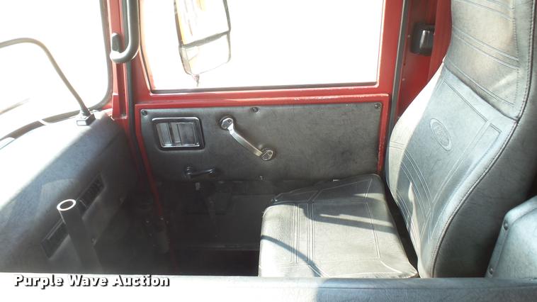 image for item L2271 2004 Pierce Quint ladder fire truck