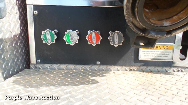 image for item L2271 2004 Pierce Quint ladder fire truck