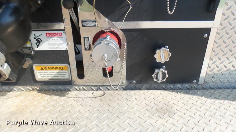 image for item L2271 2004 Pierce Quint ladder fire truck