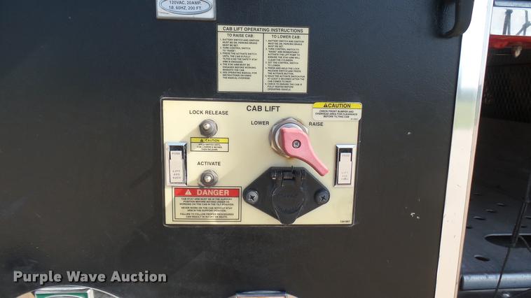 image for item L2271 2004 Pierce Quint ladder fire truck