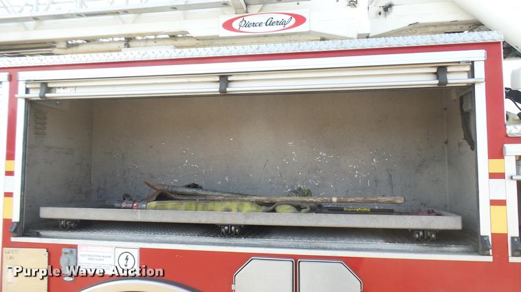 image for item L2271 2004 Pierce Quint ladder fire truck