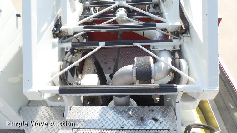 image for item L2271 2004 Pierce Quint ladder fire truck