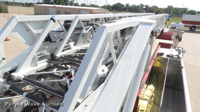 image for item L2271 2004 Pierce Quint ladder fire truck