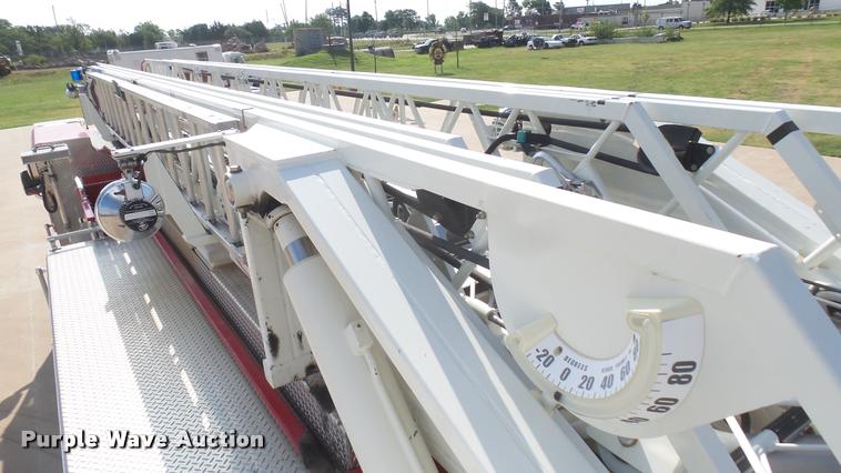 image for item L2271 2004 Pierce Quint ladder fire truck