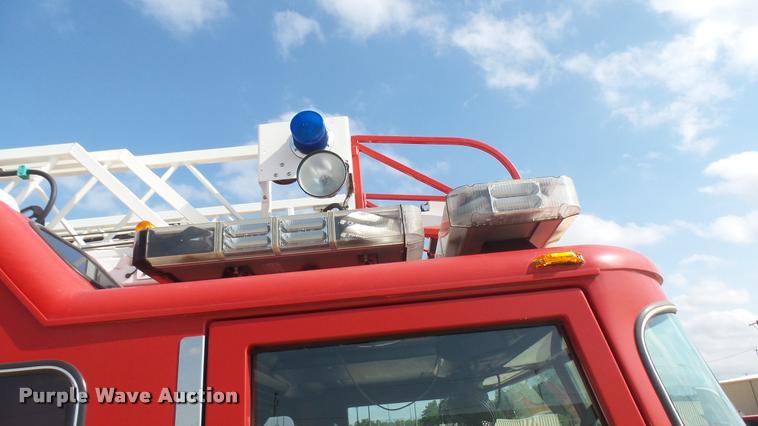 image for item L2271 2004 Pierce Quint ladder fire truck