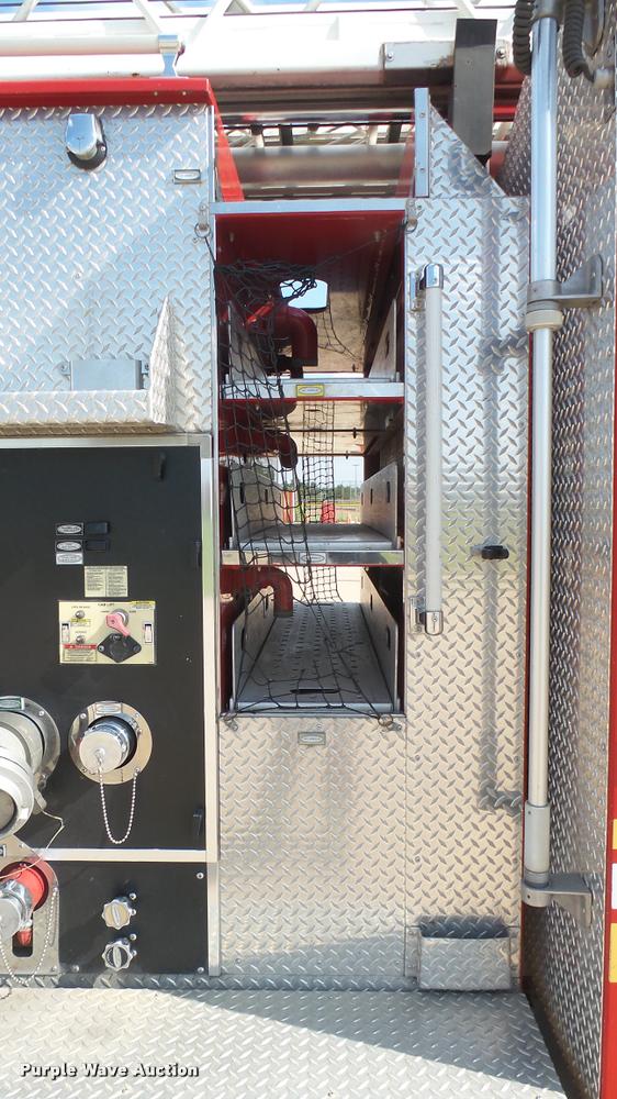 image for item L2271 2004 Pierce Quint ladder fire truck