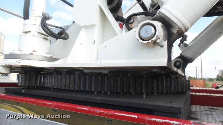 image for item L2271 2004 Pierce Quint ladder fire truck