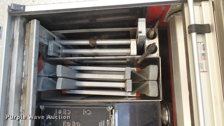 image for item L2271 2004 Pierce Quint ladder fire truck