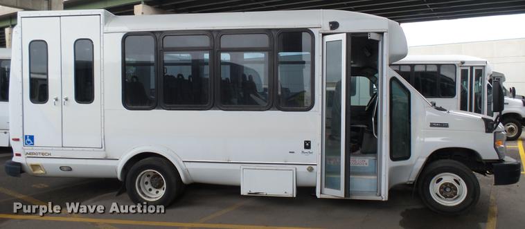 image for item L2396 2009 Ford E450 Super Duty shuttle bus