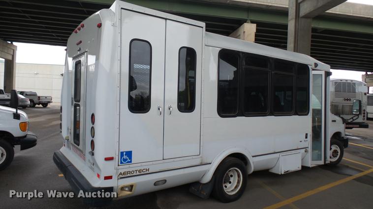 image for item L2396 2009 Ford E450 Super Duty shuttle bus