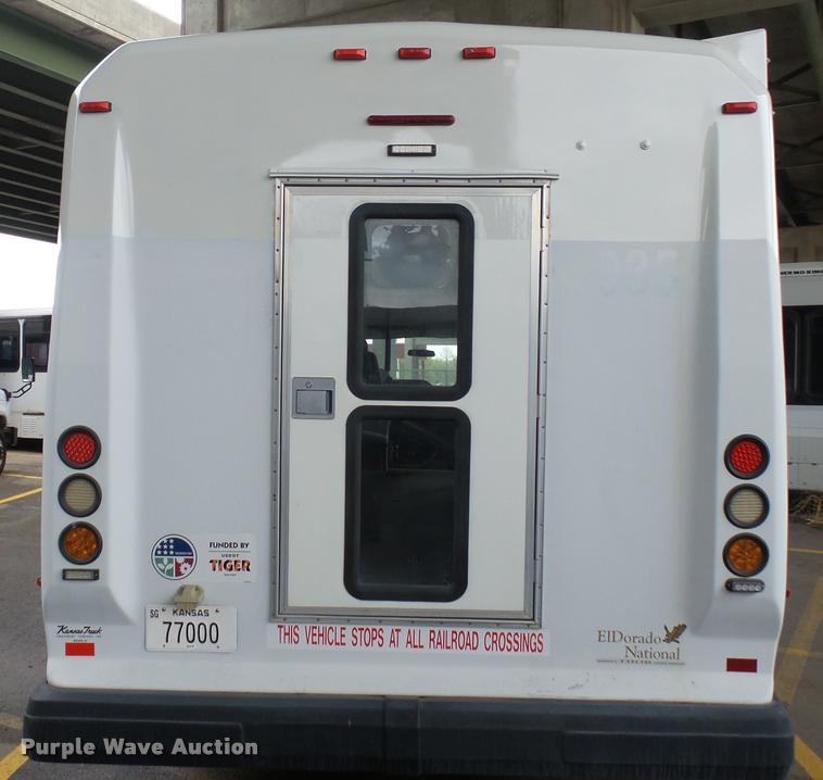 image for item L2396 2009 Ford E450 Super Duty shuttle bus