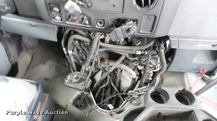 image for item L2396 2009 Ford E450 Super Duty shuttle bus