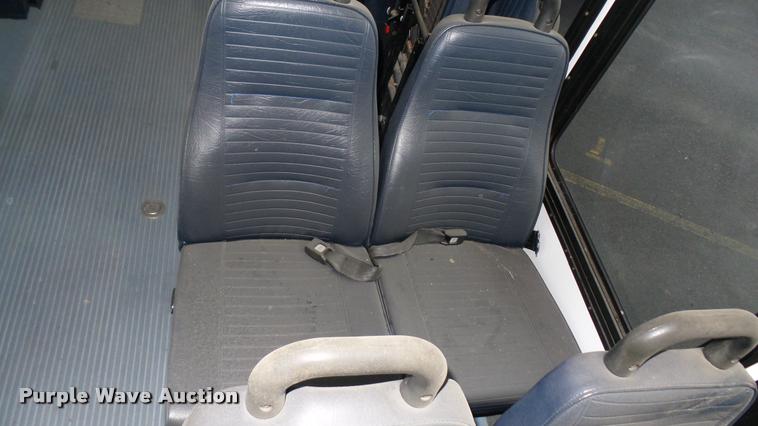 image for item L2396 2009 Ford E450 Super Duty shuttle bus