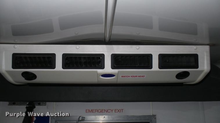 image for item L2396 2009 Ford E450 Super Duty shuttle bus