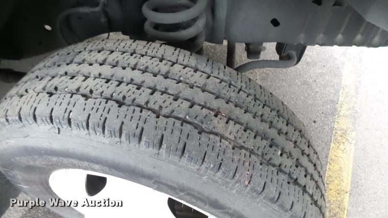 image for item L2396 2009 Ford E450 Super Duty shuttle bus