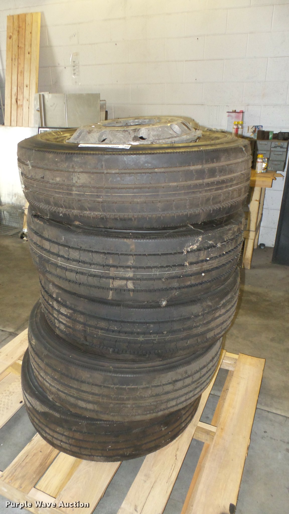 (5) Bridgestone R250F 265/70R19.5 tires in Wichita, KS | Item DL9898 ...