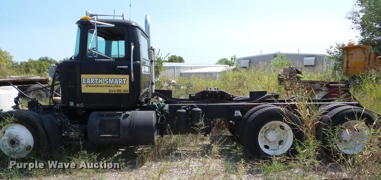 image for item BL9536 2000 Mack RD688S