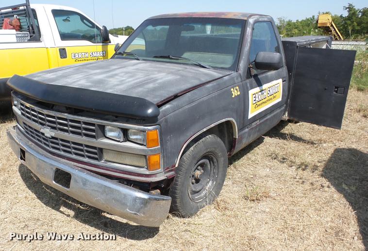 image for item BL9537 1989 GMC Sierra 1500 pickup truck