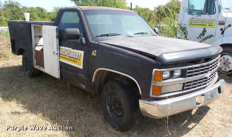image for item BL9537 1989 GMC Sierra 1500 pickup truck