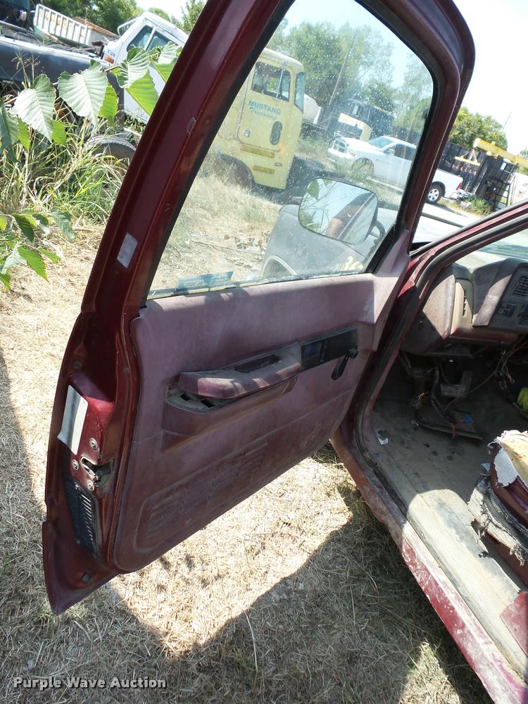 image for item BL9537 1989 GMC Sierra 1500 pickup truck