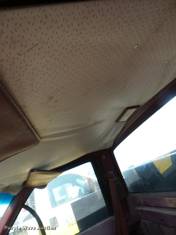 image for item BL9537 1989 GMC Sierra 1500 pickup truck