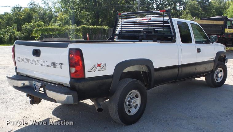 image for item BZ9543 2006 Chevrolet Silverado 2500HD Ext. Cab pickup truck