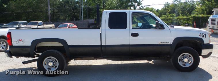 image for item BZ9543 2006 Chevrolet Silverado 2500HD Ext. Cab pickup truck