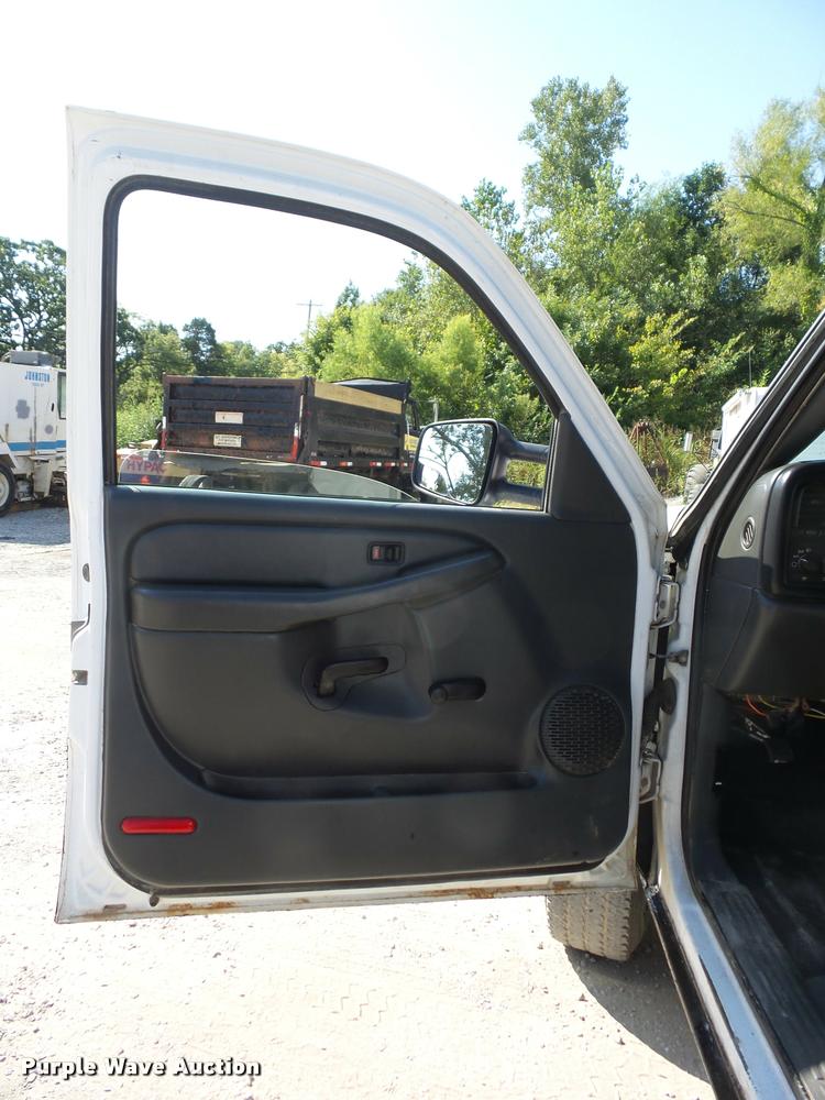 image for item BZ9543 2006 Chevrolet Silverado 2500HD Ext. Cab pickup truck