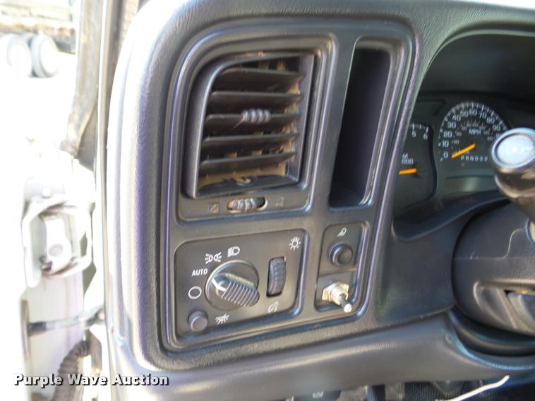 image for item BZ9543 2006 Chevrolet Silverado 2500HD Ext. Cab pickup truck