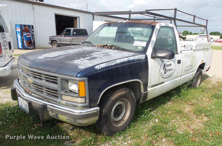 image for item DA2737 1995 GMC Sierra 1500 pickup truck