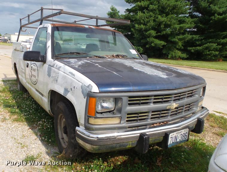 image for item DA2737 1995 GMC Sierra 1500 pickup truck