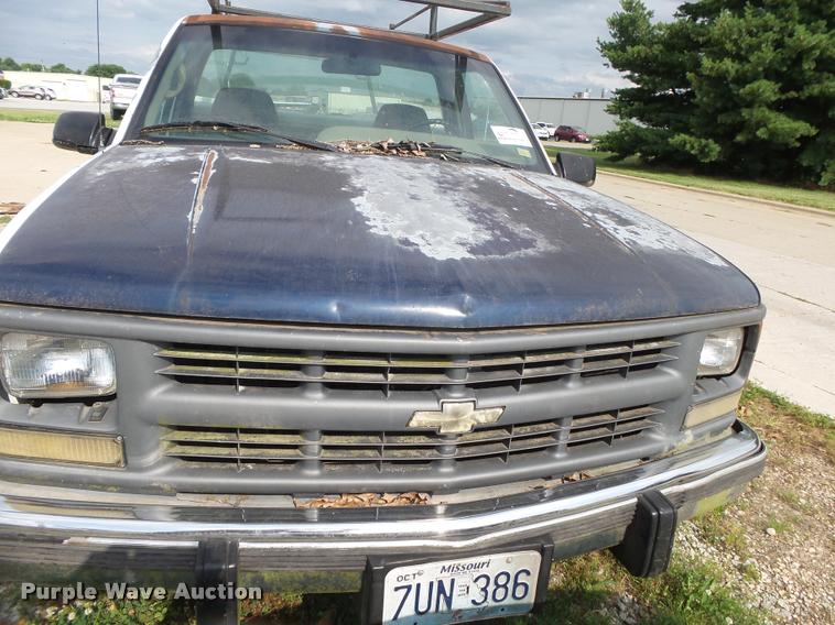 image for item DA2737 1995 GMC Sierra 1500 pickup truck