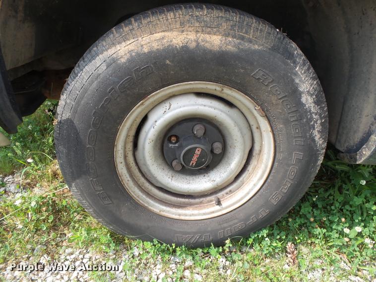 image for item DA2737 1995 GMC Sierra 1500 pickup truck
