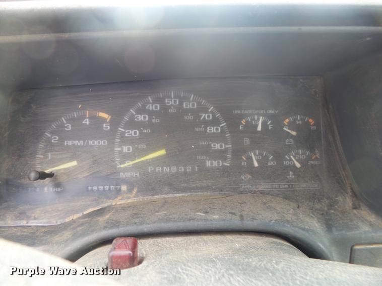 image for item DA2737 1995 GMC Sierra 1500 pickup truck