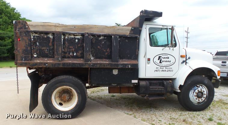 image for item DA2738 1990 International 4700 dump truck