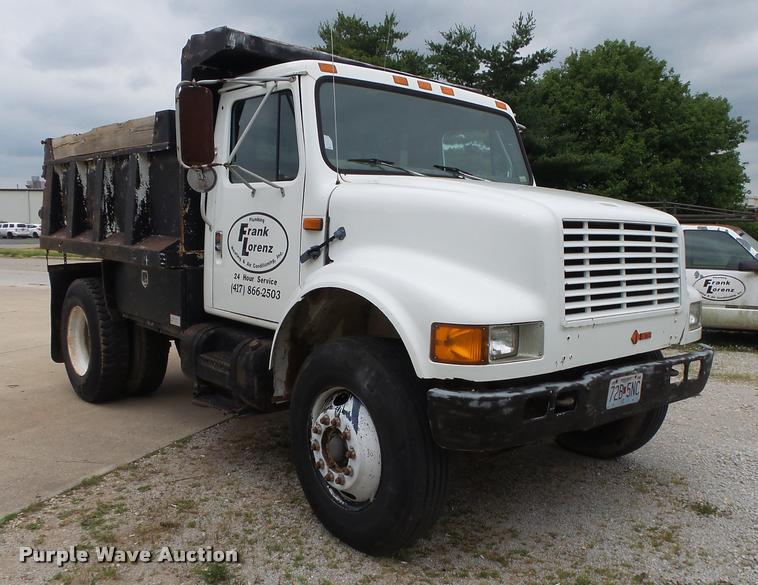 image for item DA2738 1990 International 4700 dump truck