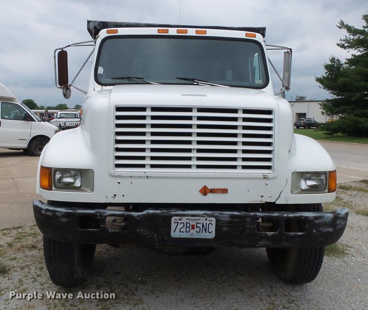 image for item DA2738 1990 International 4700 dump truck