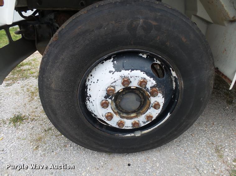 image for item DA2738 1990 International 4700 dump truck