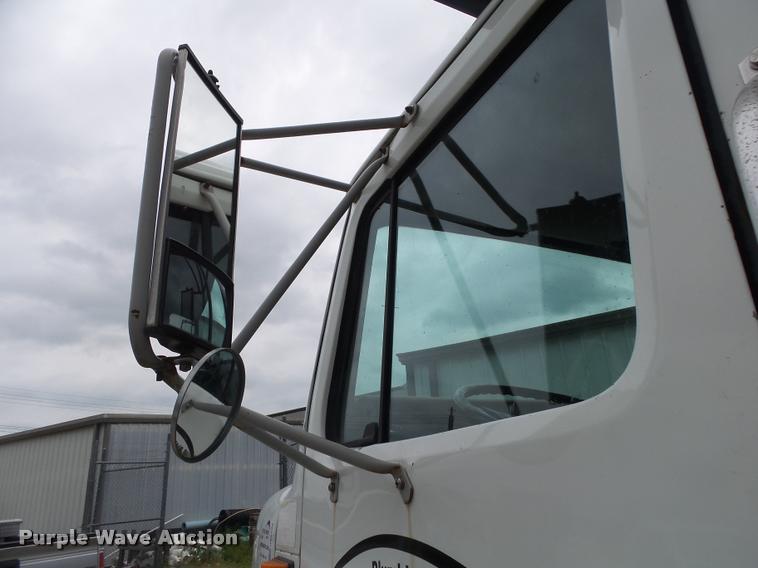 image for item DA2738 1990 International 4700 dump truck