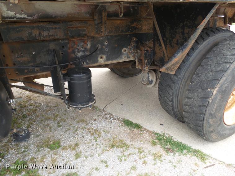 image for item DA2738 1990 International 4700 dump truck