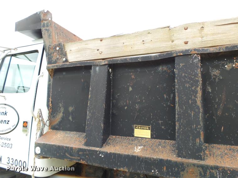 image for item DA2738 1990 International 4700 dump truck