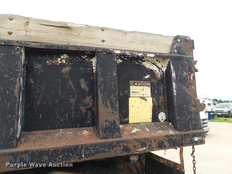 image for item DA2738 1990 International 4700 dump truck