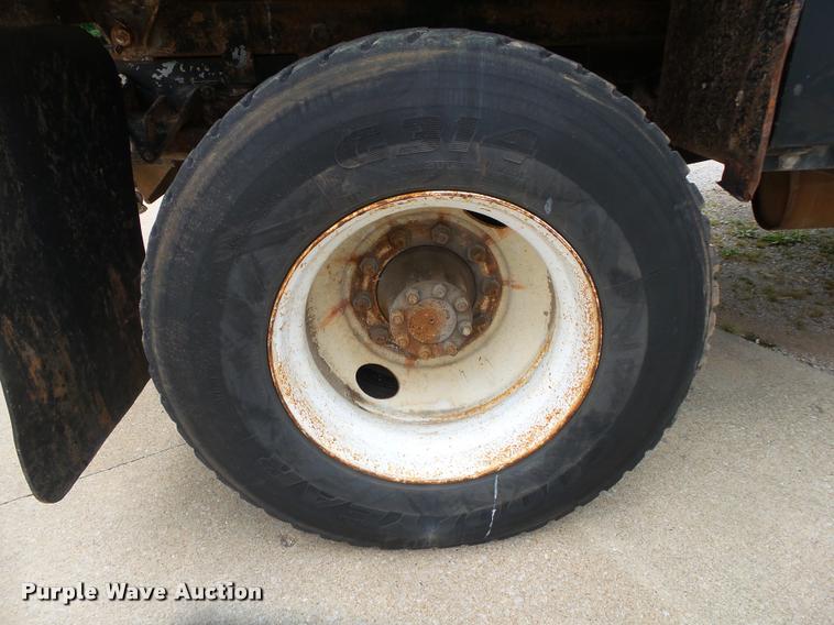 image for item DA2738 1990 International 4700 dump truck