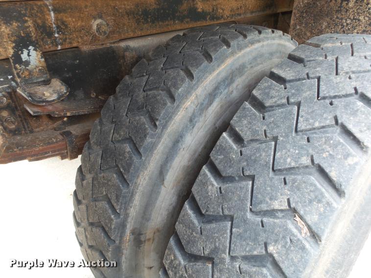 image for item DA2738 1990 International 4700 dump truck