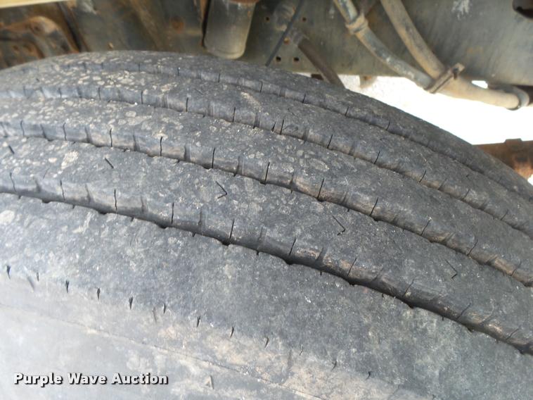 image for item DA2738 1990 International 4700 dump truck