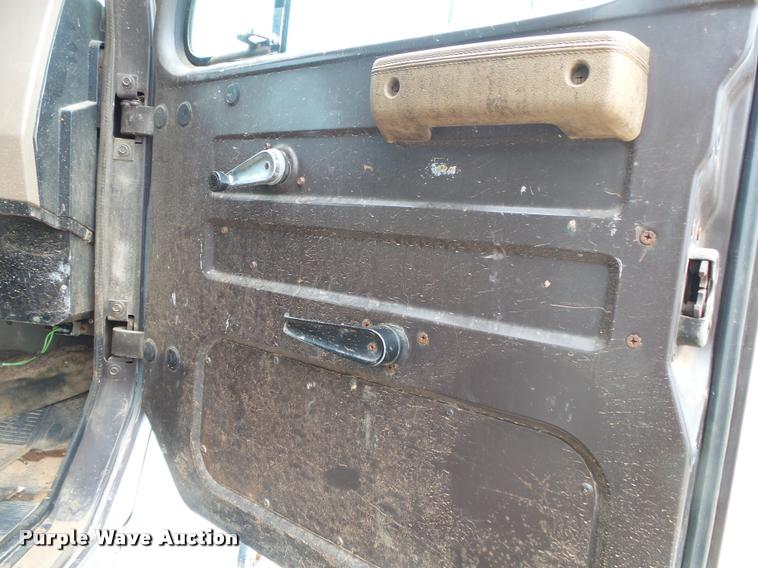 image for item DA2738 1990 International 4700 dump truck